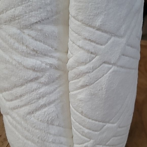 NWT Monte & Jardin Luxury Collection Ultra Plush Throw 60×70 Blanket - Picture 14 of 14